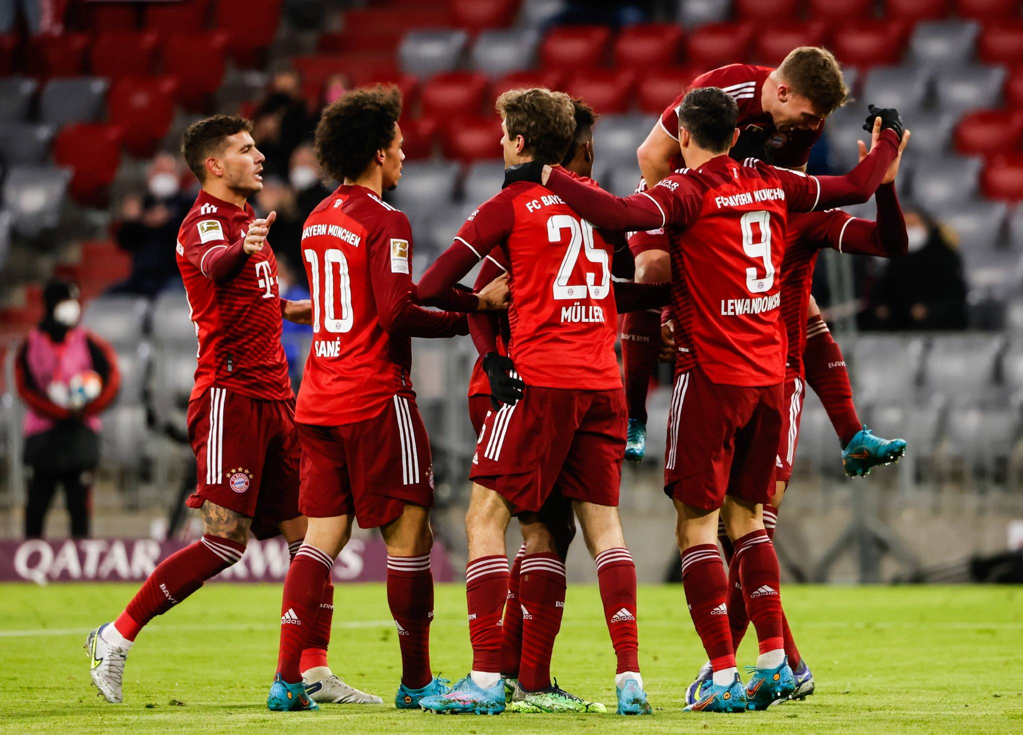 关于拜仁慕尼黑硬拼硬打,德甲夺得冠军轻松的信息 关于拜仁慕尼黑硬拼硬打,德甲夺得冠军轻松的信息