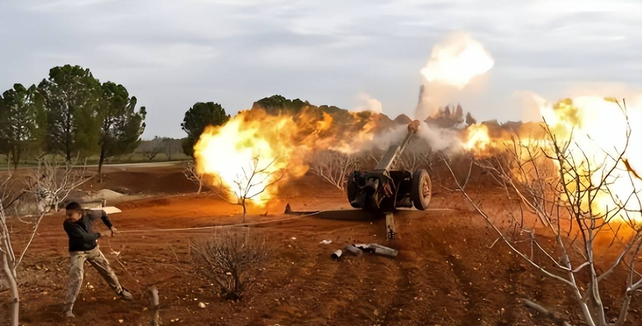 沙尔克遭遇主场失利，陷入连败泥沼