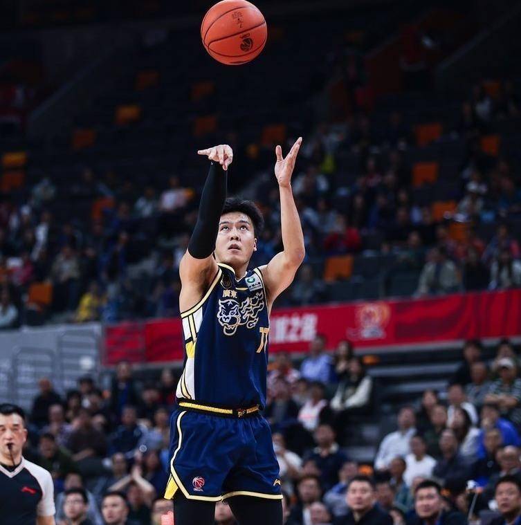 爱游戏体育-势不可挡！广东再战山西，战意盎然的简单介绍