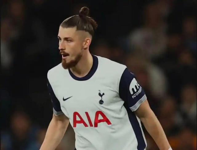 关于曼城主帅赞扬新签约中场实力突出的信息