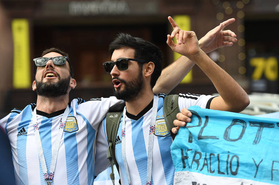 包含篮球赛季倒计时完毕，全球球迷齐聚球场的词条