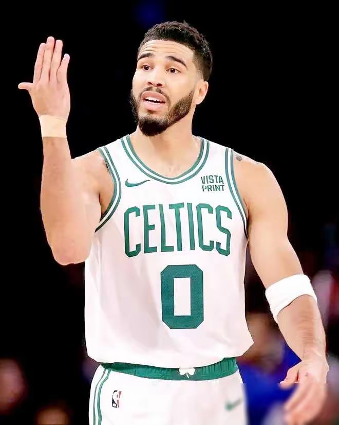 绿军双核领衔！塔图姆击败勇士重新登顶西部的简单介绍