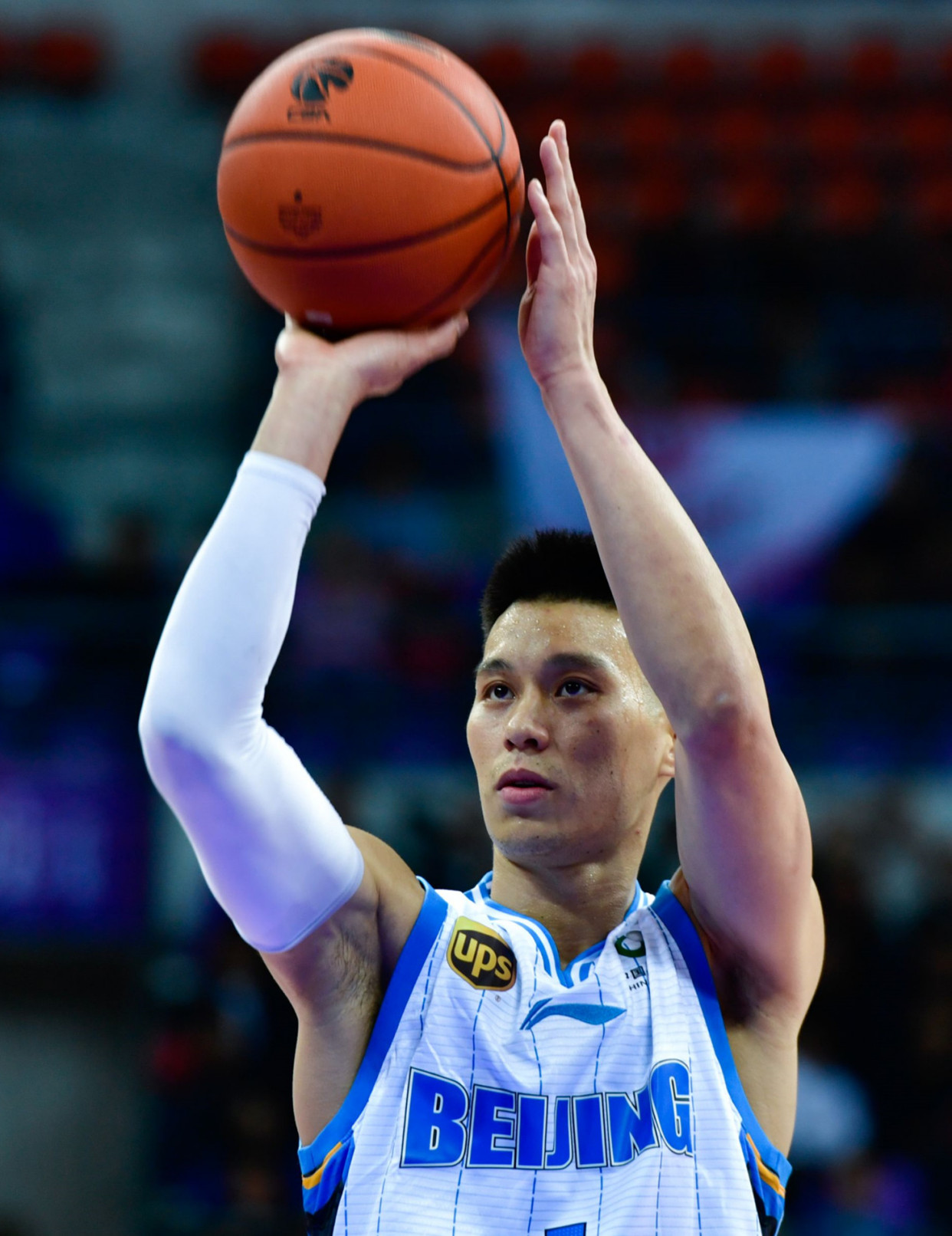 爱游戏官网-勒沃库森球员莫伊斯离队，球迷感到遗憾的简单介绍