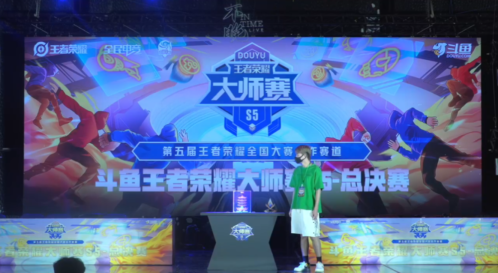 球场上的荣耀之战,谁能笑到最后 球场上的荣耀之战,谁能笑到最后