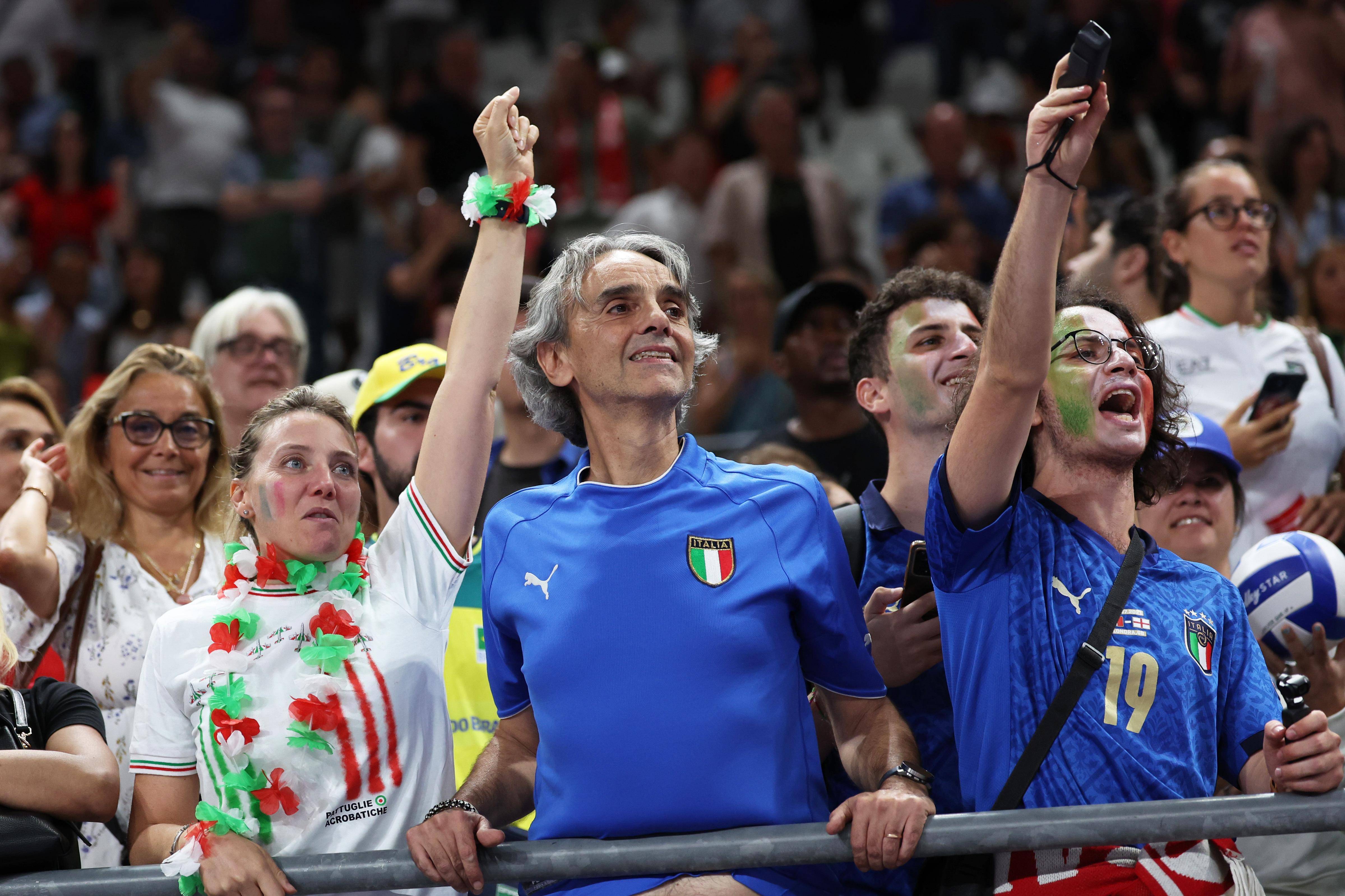 爱游戏tv-奥运会足球赛开赛在即，各国女队备战紧张的简单介绍