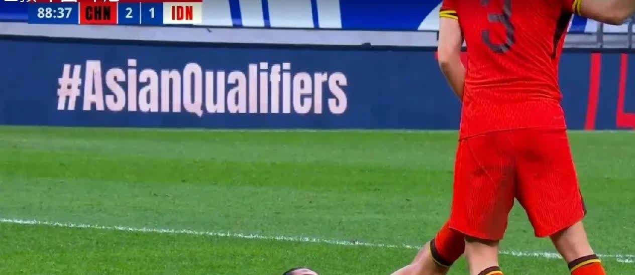 爱游戏官方入口-关于惊险比分差距拉近，球迷为之捏一把汗的信息