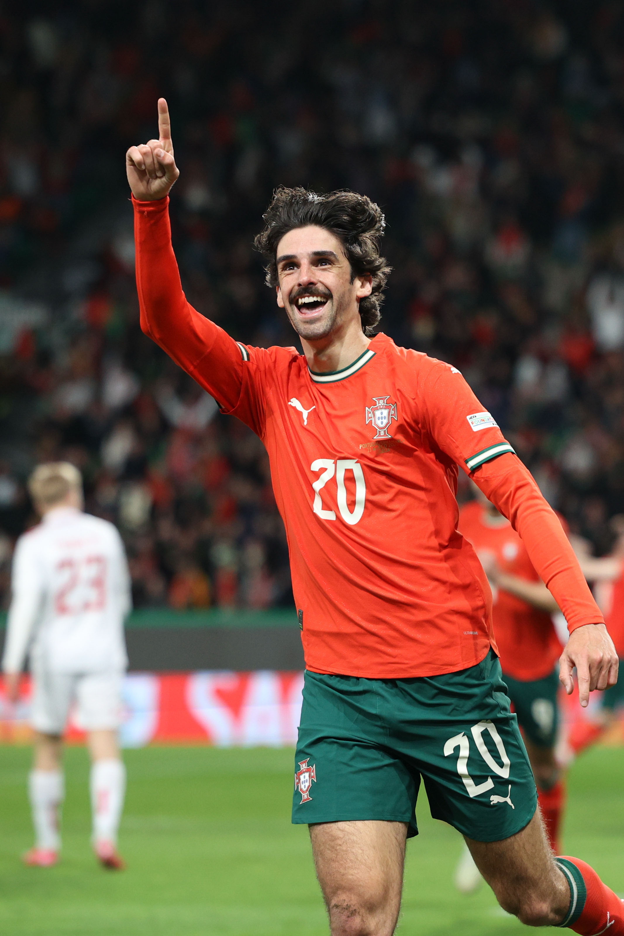 关于进攻猛将:葡萄牙队的前锋在欧洲杯赛上狂飙进球的信息 关于进攻猛将:葡萄牙队的前锋在欧洲杯赛上狂飙进球的信息