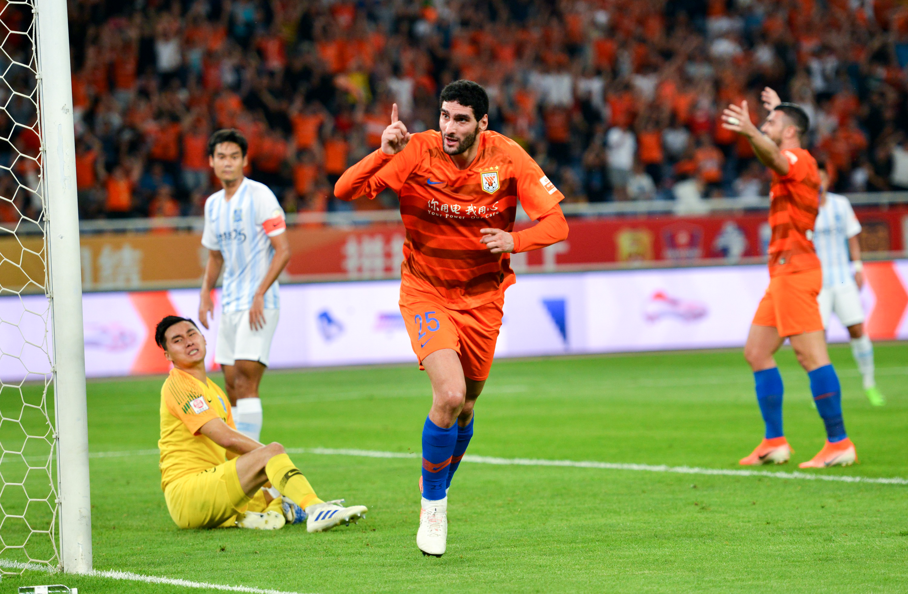 爱游戏官方-包含卡佩罗调整阵容，富力客场战平鲁能的词条