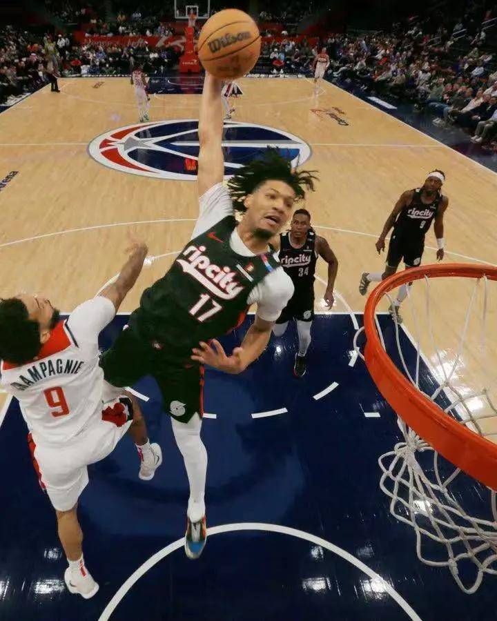 现场篮球大战必将吸引大批球迷 现场篮球大战必将吸引大批球迷