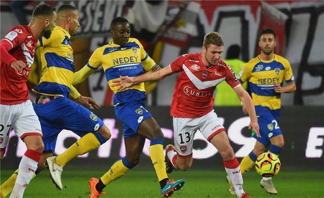 爱游戏官方-包含圣埃蒂安大胜波尔多，保级压力减轻的词条