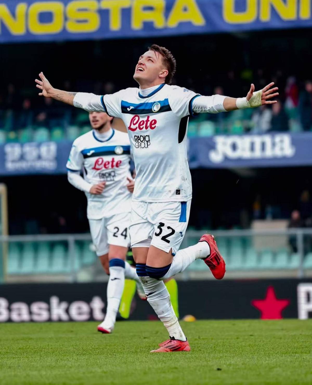 爱游戏APP-关于那不勒斯客场大胜，雄踞积分榜榜首的信息