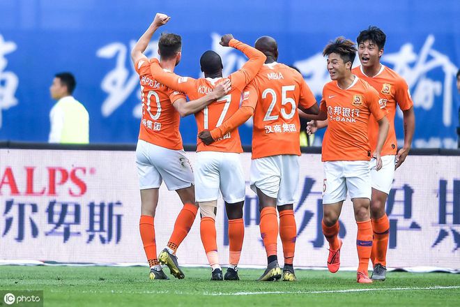 夺冠在望,武汉卓尔主场击败对手晋级半决赛的简单介绍 夺冠在望,武汉卓尔主场击败对手晋级半决赛的简单介绍