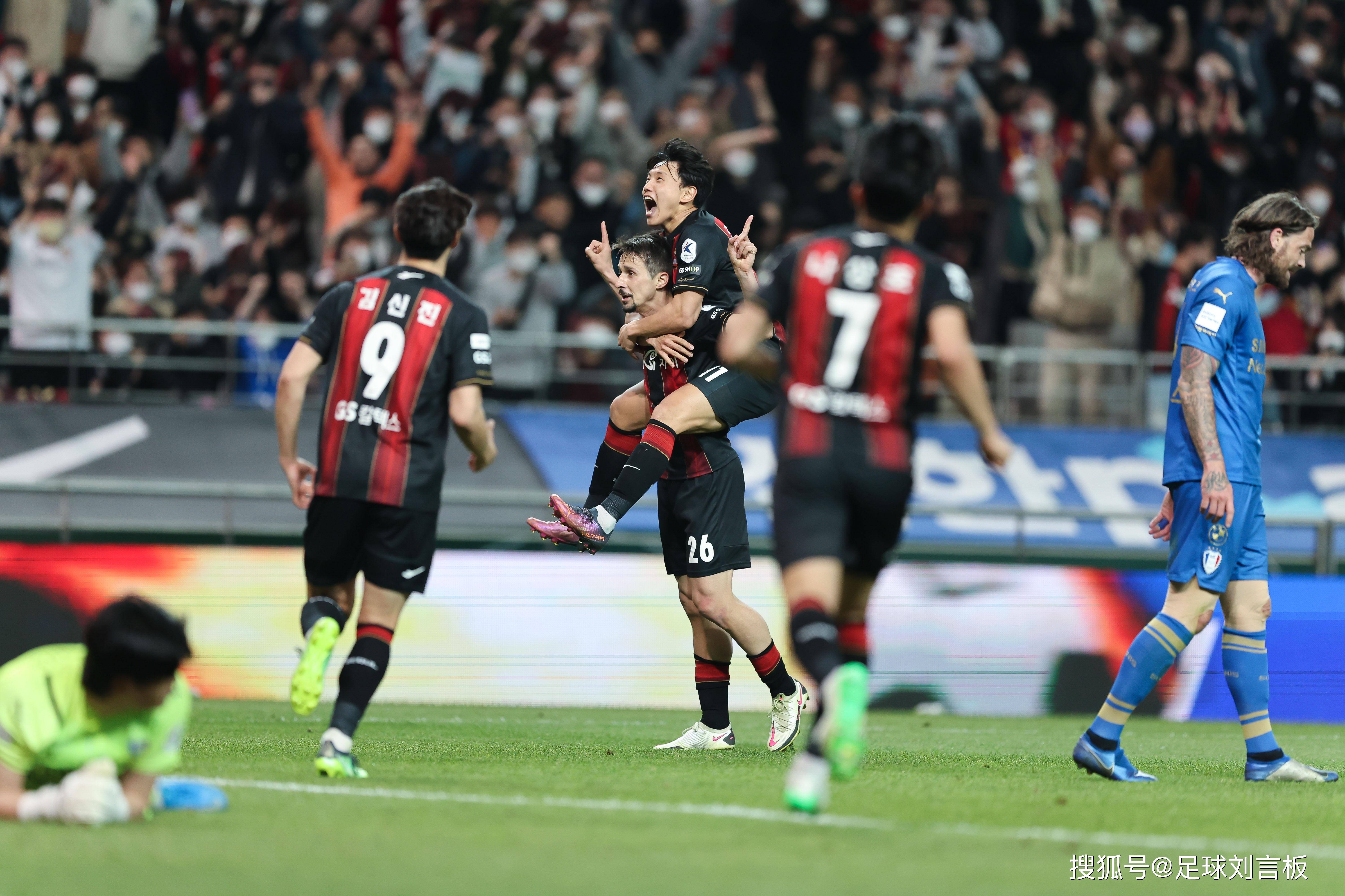 爱游戏官方-包含精彩纷呈的比拼，势均力敌谁能笑到最后的词条