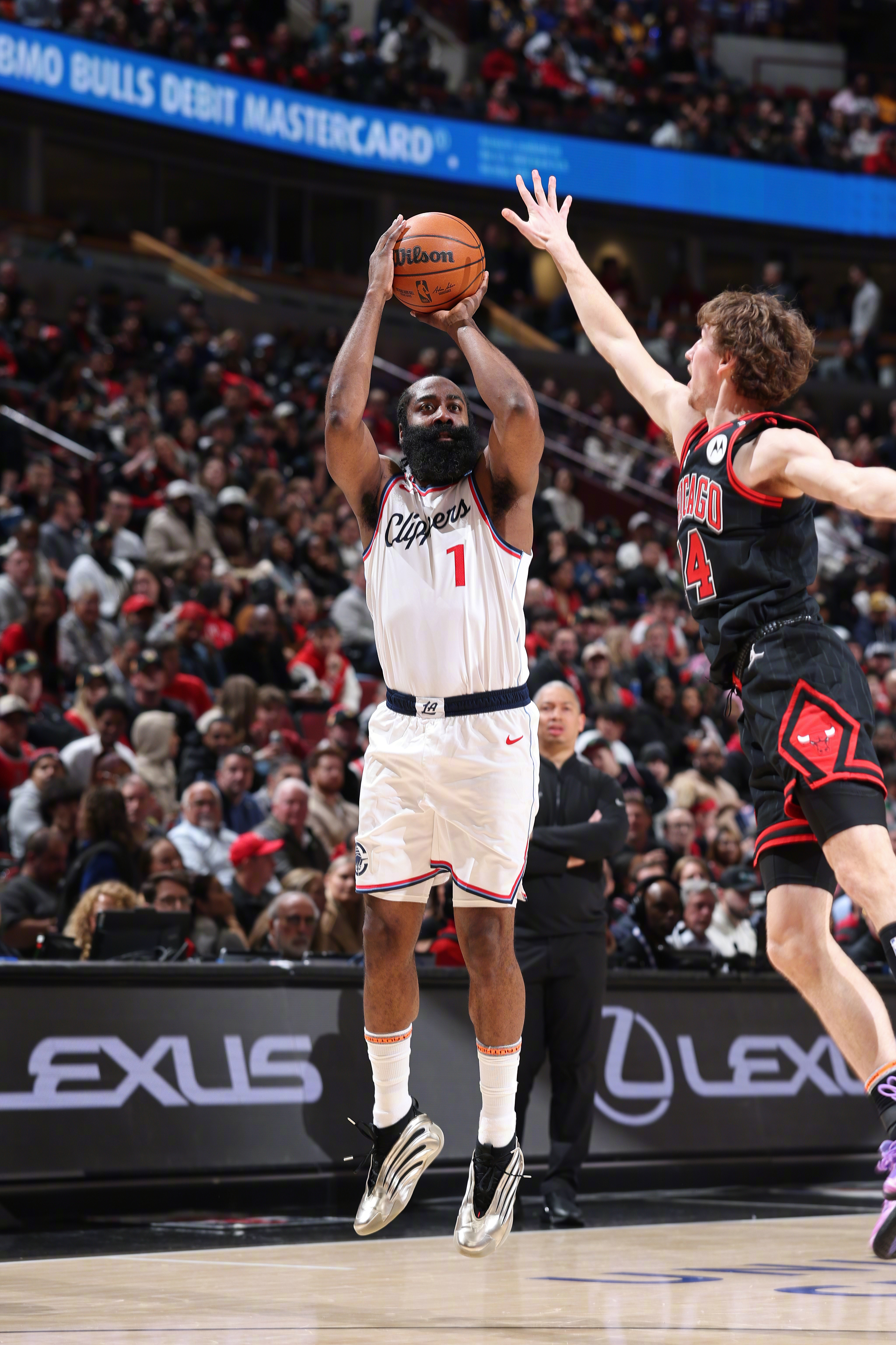 爱游戏官方-快船击溃公牛，伦纳德稳固领袖位置的简单介绍