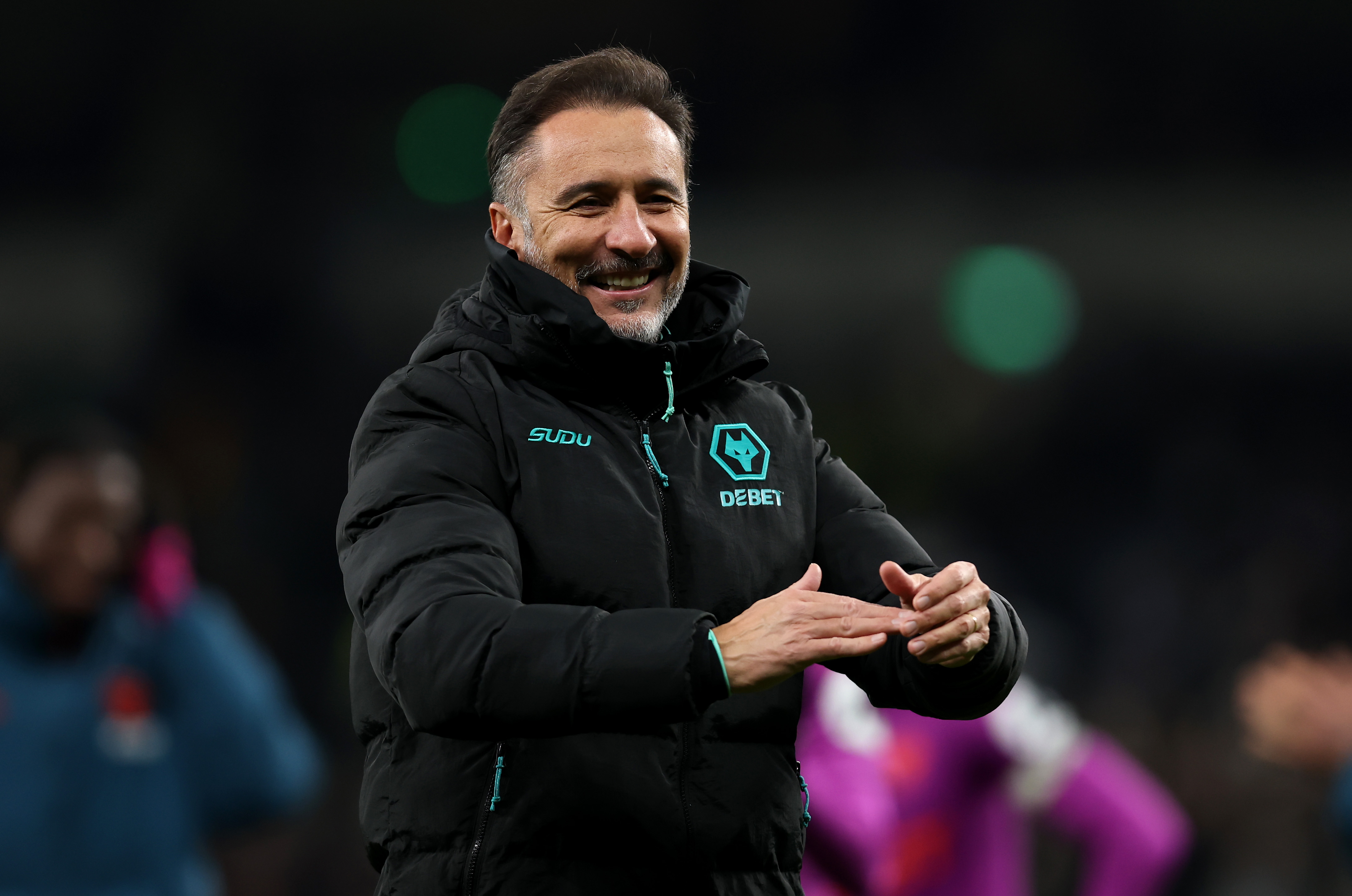 爱游戏娱乐-狼队客场胜出，球队士气高涨的简单介绍