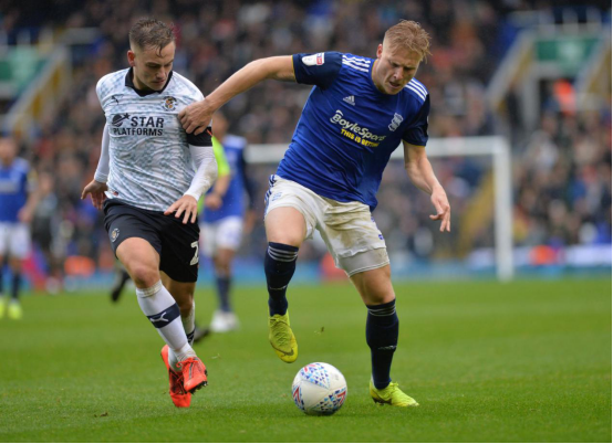 伯明翰城遭遇连败,保级形势岌岌可危 伯明翰城遭遇连败,保级形势岌岌可危