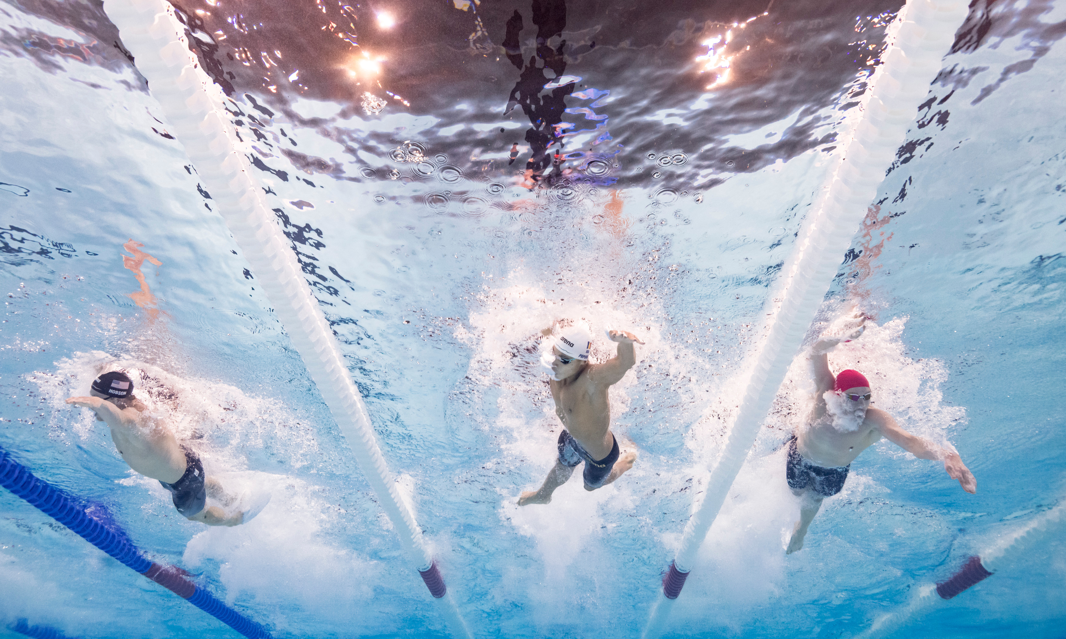 爱游戏tv-哥伦比亚代表队在游泳比赛中脱颖而出