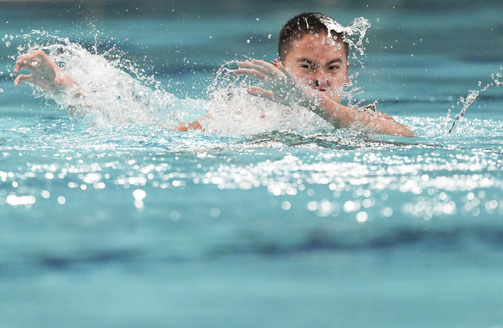 哥伦比亚代表队在游泳比赛中脱颖而出 哥伦比亚代表队在游泳比赛中脱颖而出