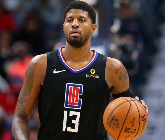 火箭惨败鹈鹕，保罗受伤提前退场的简单介绍