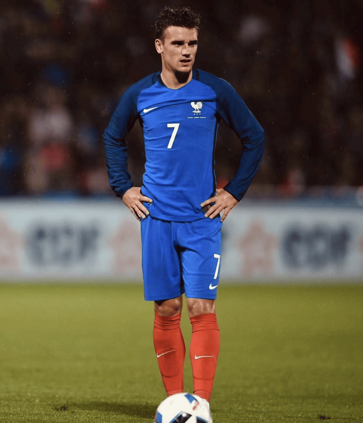 爱游戏在线-门将伤愈归队，破局！法国国家队备战的简单介绍