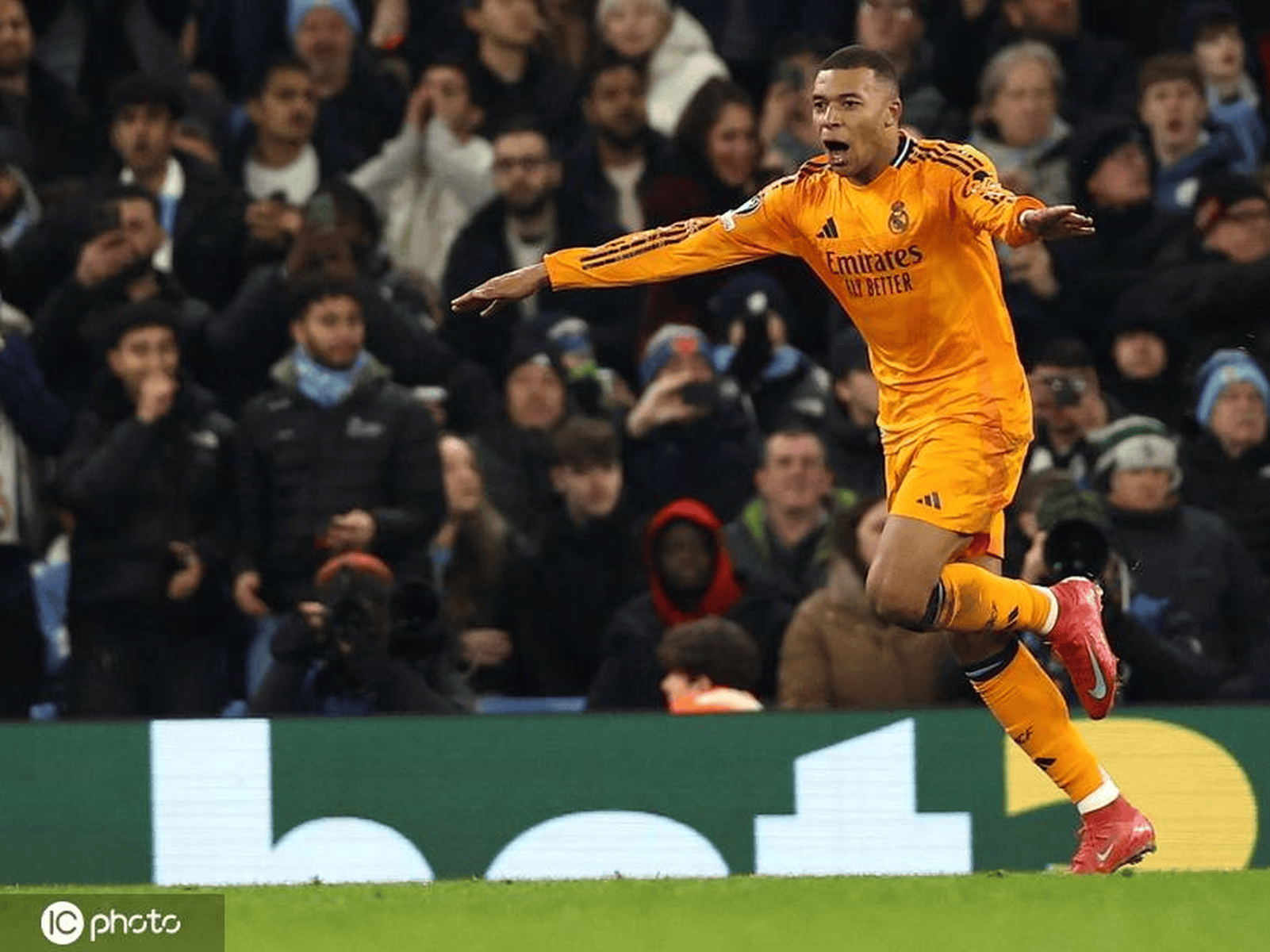 爱游戏tv-今晚焦点：姆巴佩击败，球迷沸腾