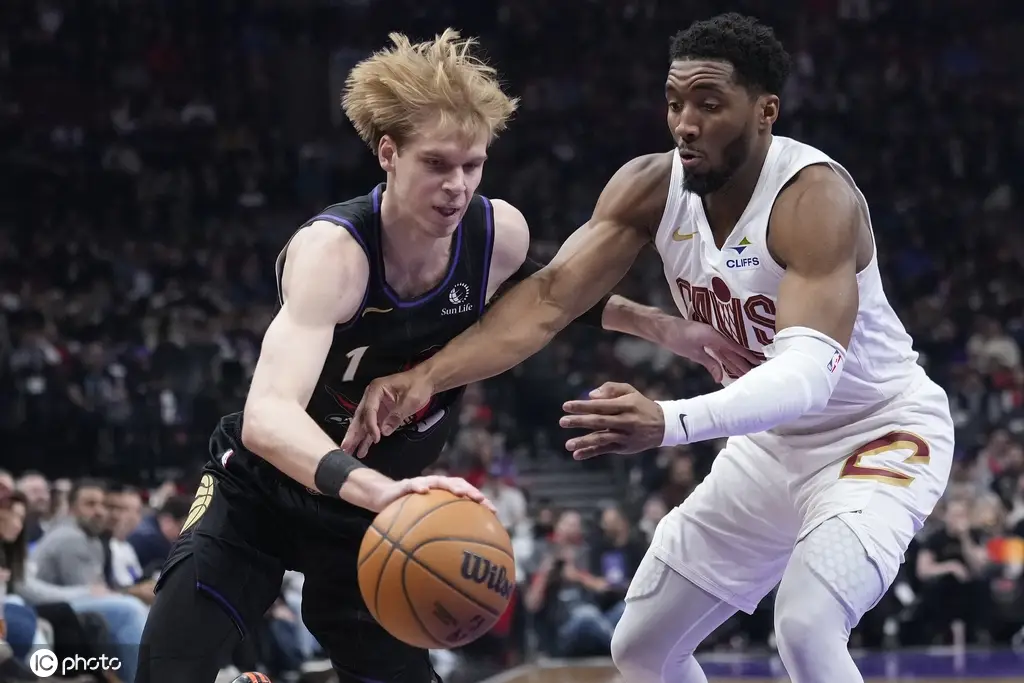 爵士主场大胜篮网,米切尔27分领军 爵士主场大胜篮网,米切尔27分领军