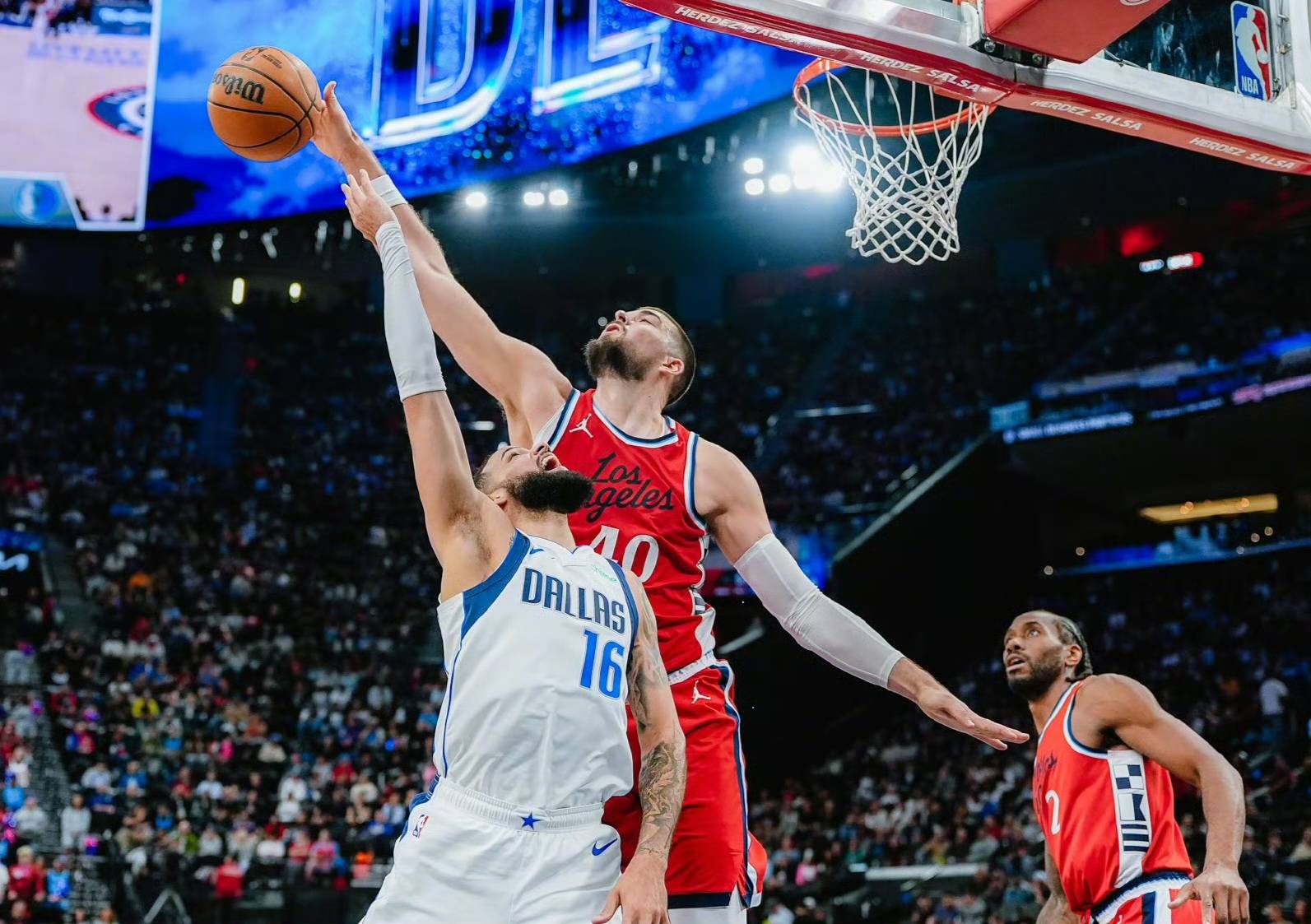 快船擒下独行侠,路威表现抢眼的简单介绍 快船擒下独行侠,路威表现抢眼的简单介绍