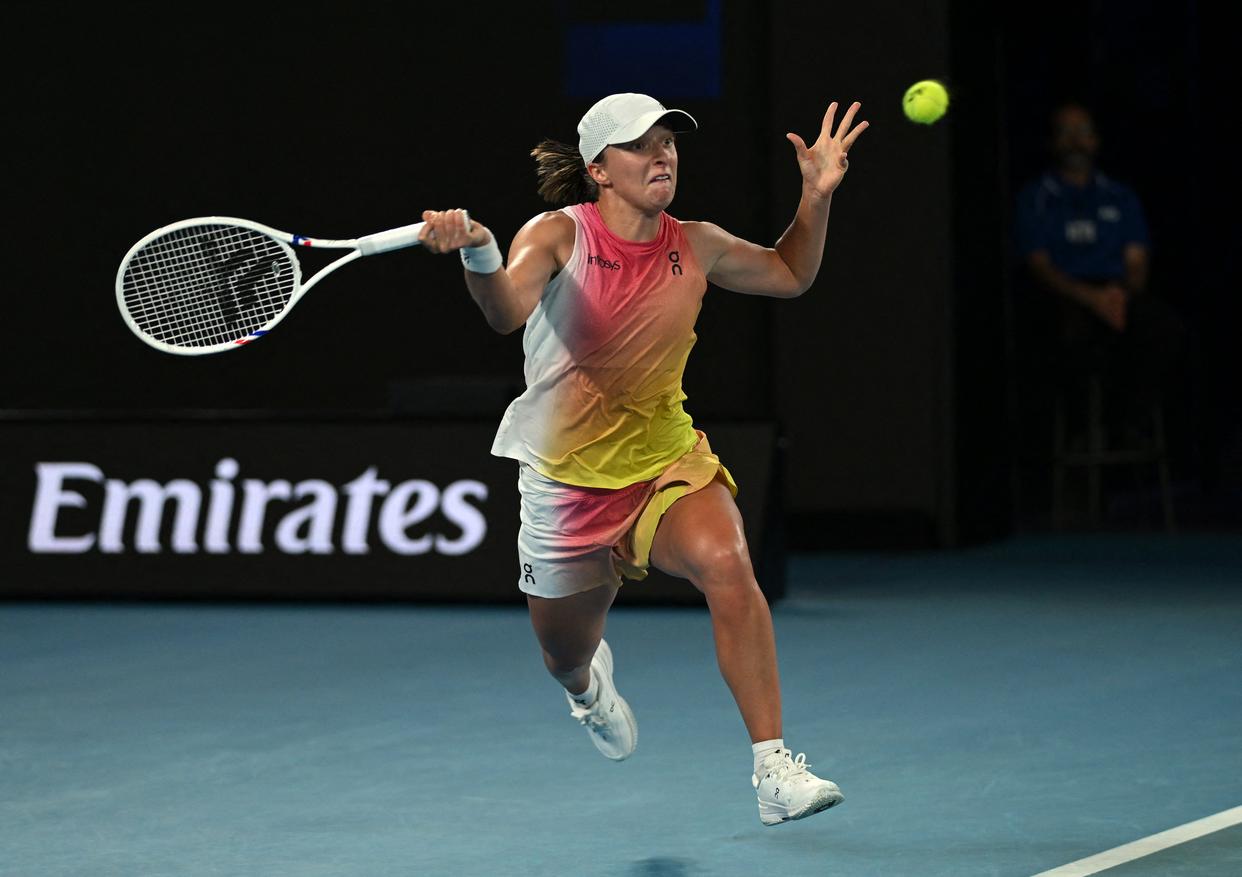 包含澳大利亚网球队险胜欧洲网球队，克耶高斯统治全场的词条