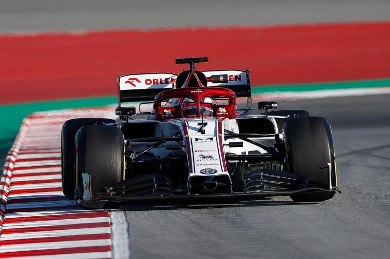 爱游戏娱乐-梅赛德斯横扫索伯车队，诺里斯统治全场