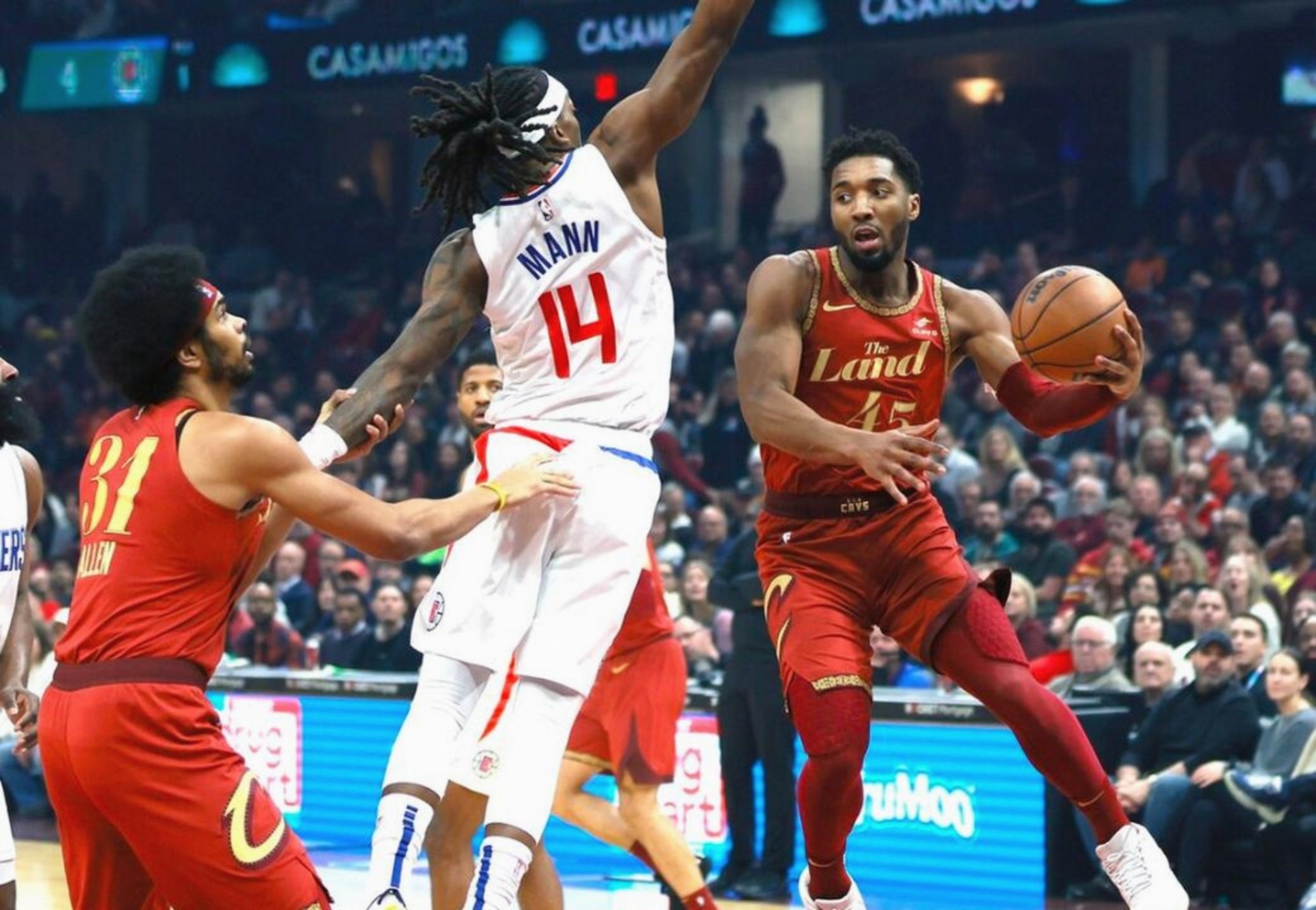 欧冠半决赛焦点战，骑士收割快船